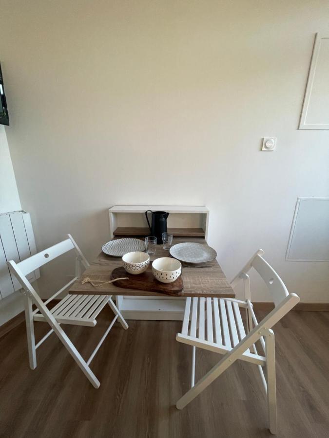 Studio Sur Castelginest Esterno foto